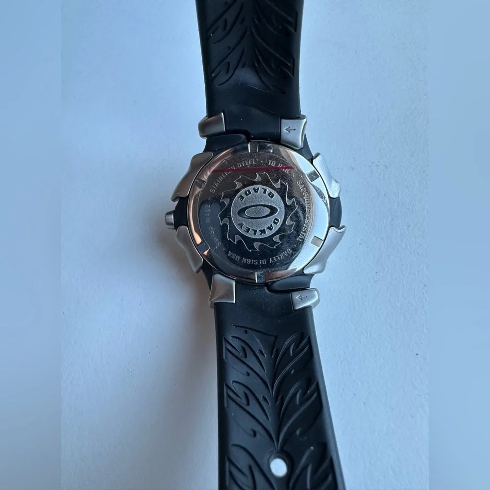 Rare Oakley Blade Red Dial Swiss Made Date Display near mint - Picture 8 of 10